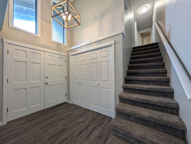 Foto del edificio - Beautiful Updated 3-Bed, 2-Bath Home In Thurston Area!