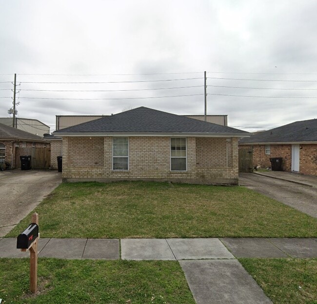Building Photo - 8508 Valor Dr