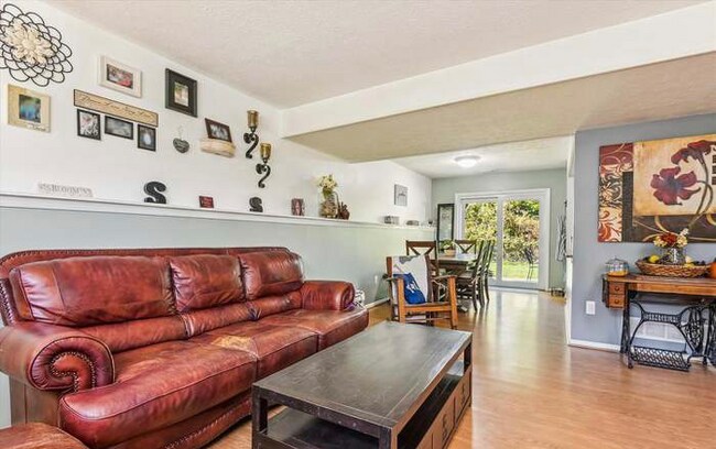 Building Photo - 298 Ternwing Dr