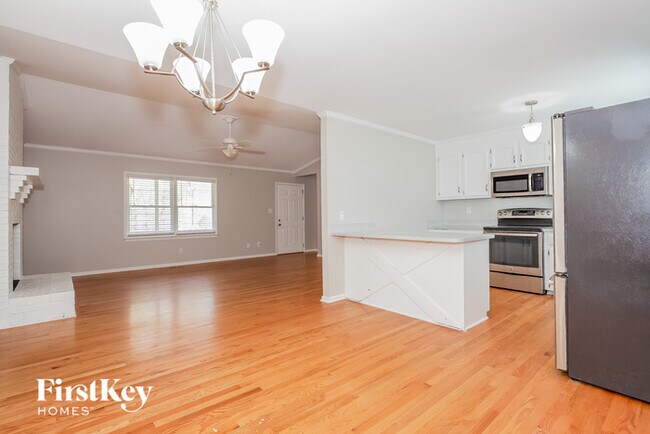 Foto del edificio - 4436 Huntington Dr