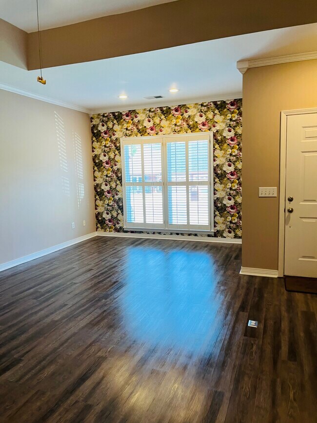 Dining Space - 1005 Brookridge Ln SE