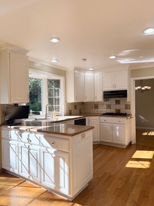 Foto del edificio - Beautiful 4 Bedroom 2.5 Bath Home in Montevideo Community