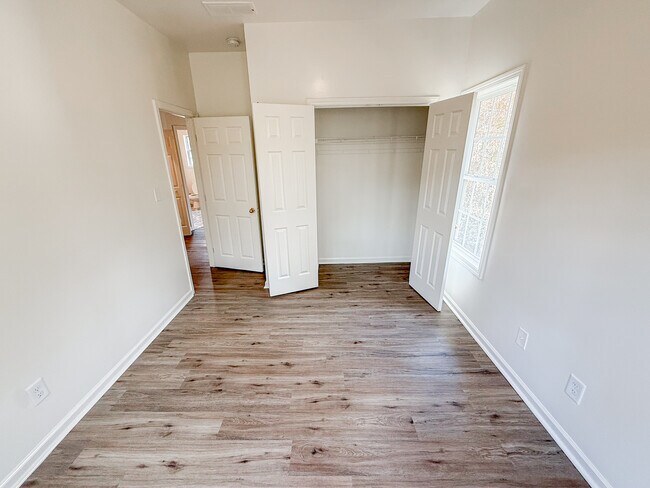 Foto del edificio - 2468 Spring St NW