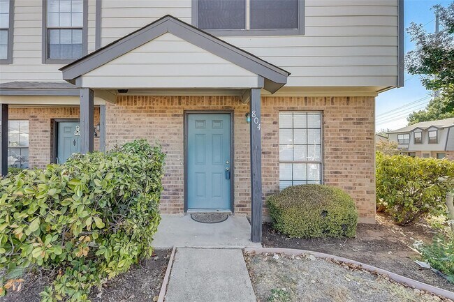 Building Photo - 804 W Collins St