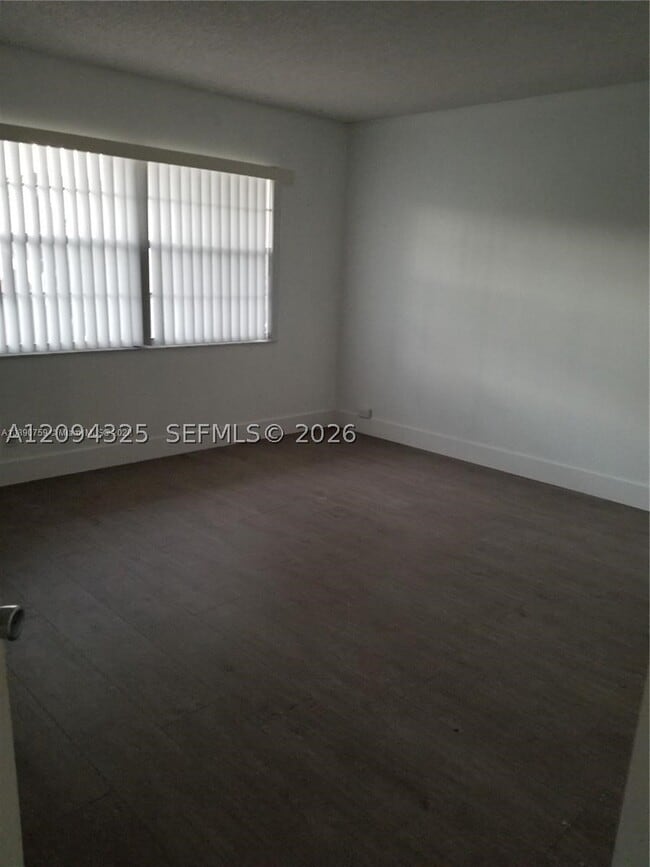 Building Photo - 1000 SW 128th Terrace
