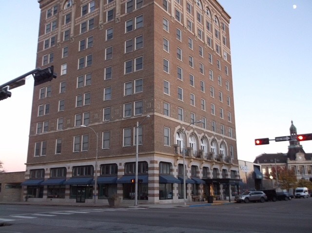 Primary Photo - 123 N Locust St