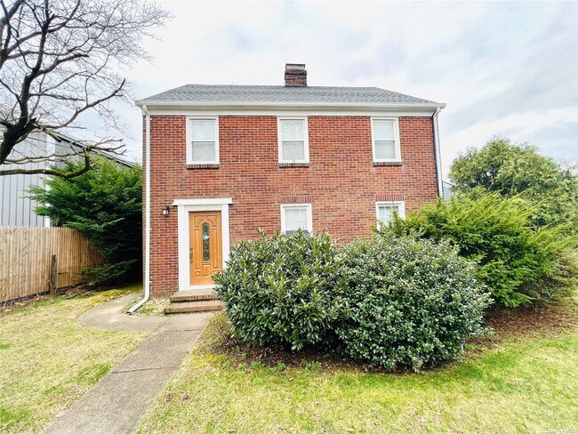 Building Photo - 16 Avenue A