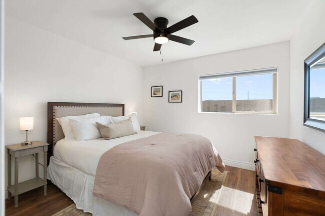 Foto del edificio - 7910 E Thomas Rd