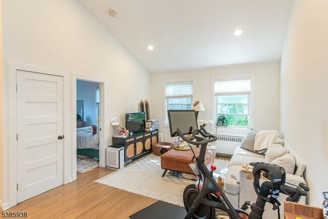 Foto del edificio - 376 Claremont Ave