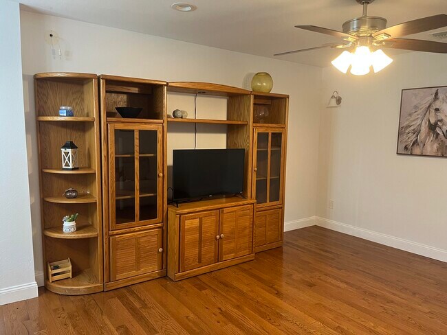 Foto del edificio - 6404 SW Woodham St
