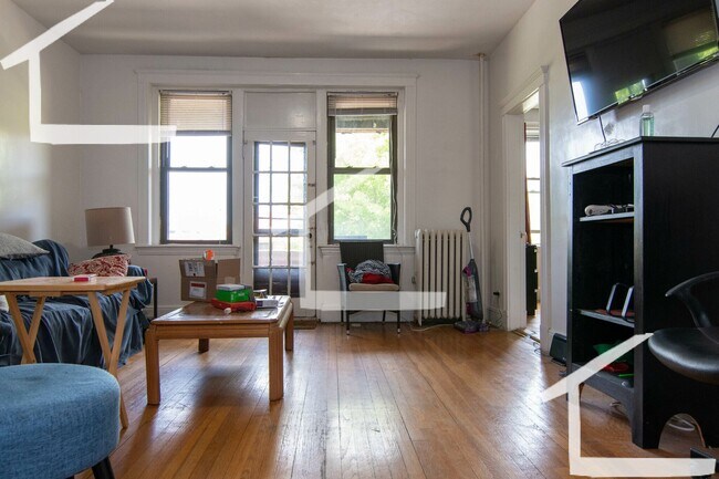 9/1 Spacious 2BR w/heat inc, balcony on Brighton/Brookline border - 9/1 Spacious 2BR w/heat inc, balcony on Brighton/Brookline border Apartment