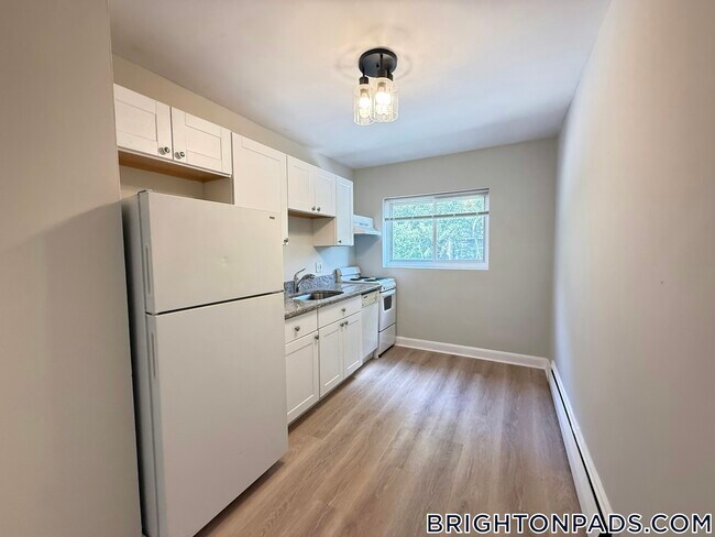 Building Photo - 63 Selkirk Rd