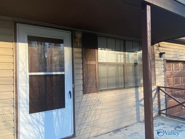 Building Photo - 5020 Kyle Ln NW