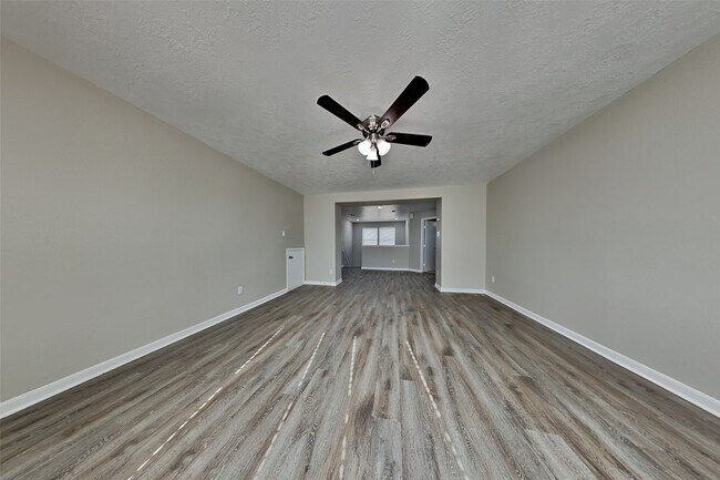 Foto del edificio - 15223 Keystone Bend Ln