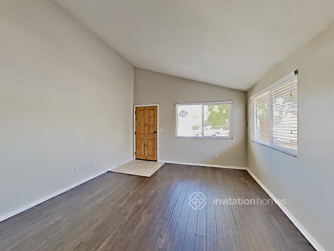 Building Photo - 27858 Crosspath Ave