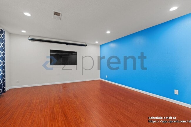 Foto del edificio - 32445 Lake Barlee Ln