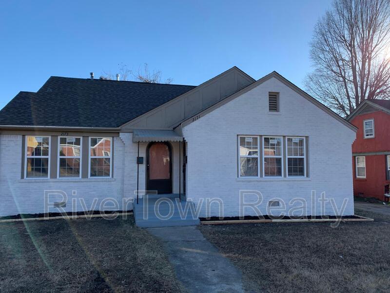 Foto principal - 2171 Albany Ave