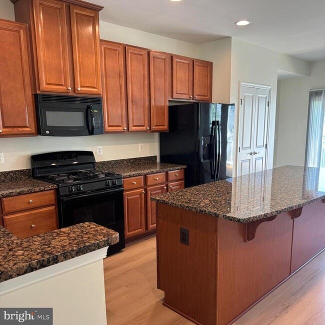 Building Photo - 22851 Chestnut Oak Terrace