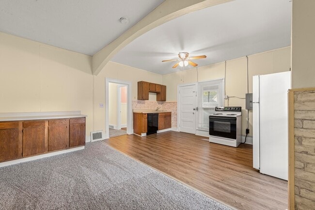 Foto del edificio - 1017 N Holbrook St