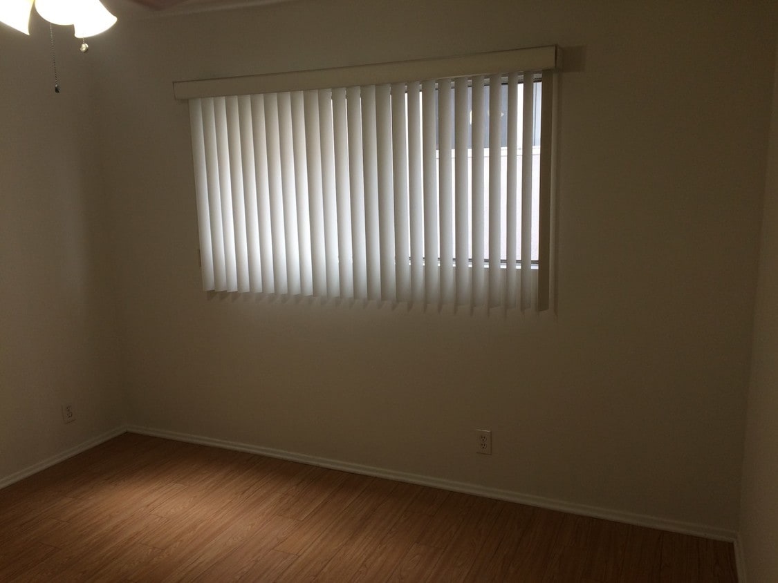 Primary Photo - 321 E Tujunga Ave