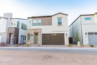 Building Photo - 3726 E Flower St