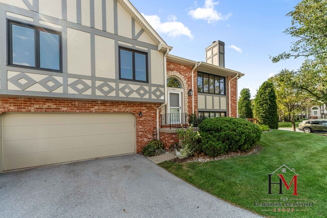 Building Photo - 9241 Windsor Pkwy
