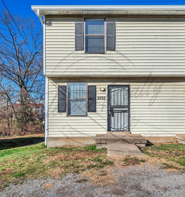 Two Bedroom Duplex near Trinity Hills in Nashville! - Two Bedroom Duplex near Trinity Hills in Nashville! Townhome