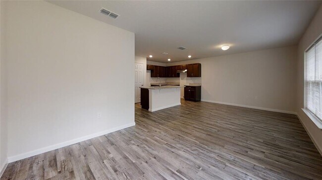 Foto del edificio - 26 Wellwood Ln