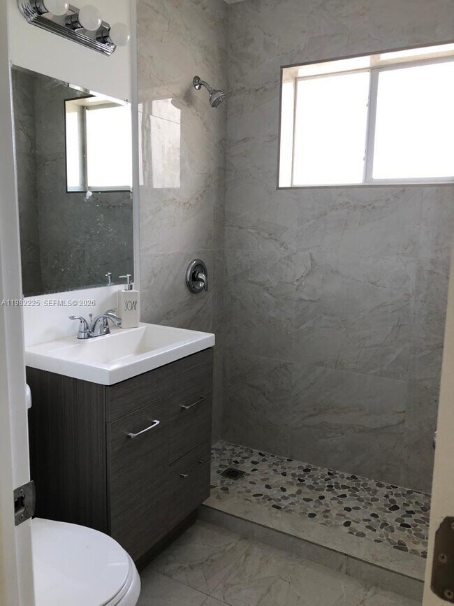 Foto del edificio - 1401 NW 8th Ave