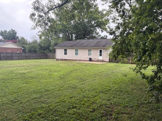 Building Photo - 2104 Split Rail Rd