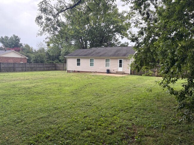 Foto del edificio - 2104 Split Rail Rd