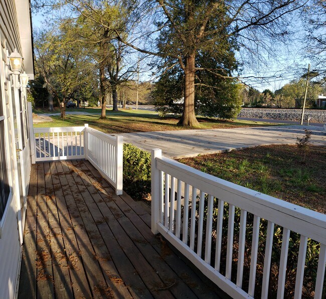 3850 Southside Dr, Acworth, GA 30101 House Rental in Acworth, GA