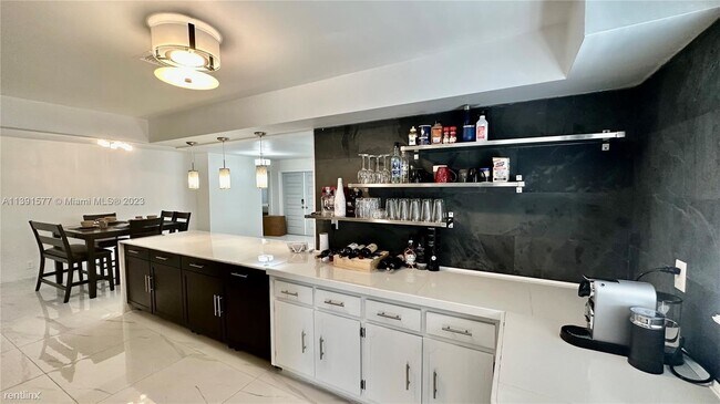 Building Photo - 4 br, 4 bath House - 1116 Hollywood Blvd #...