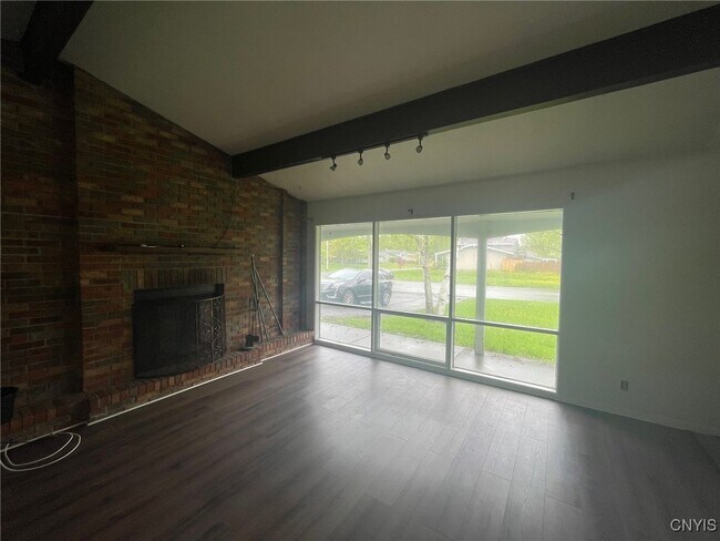 Foto del edificio - 224 Blackberry Rd