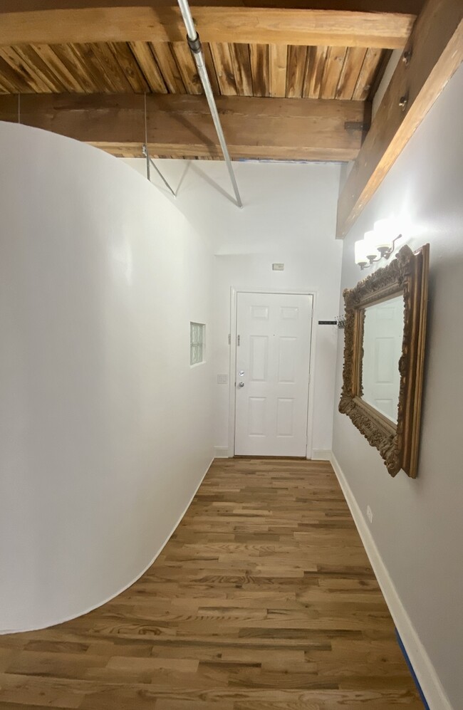 Building Photo - 14 N Peoria St