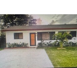 Building Photo - 250 SW 10th Ave
