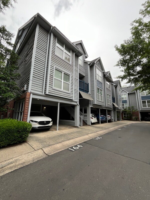 Foto del edificio - 529 N Graham Street