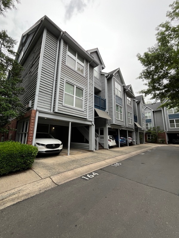 Building Photo - 529 N Graham Street