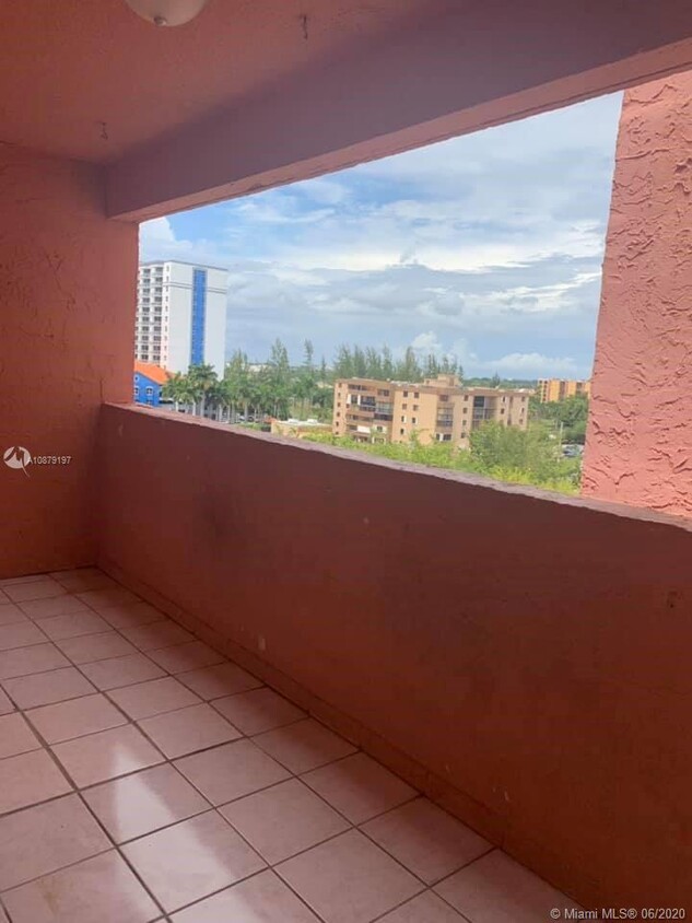 Foto principal - 5050 NW 7th St