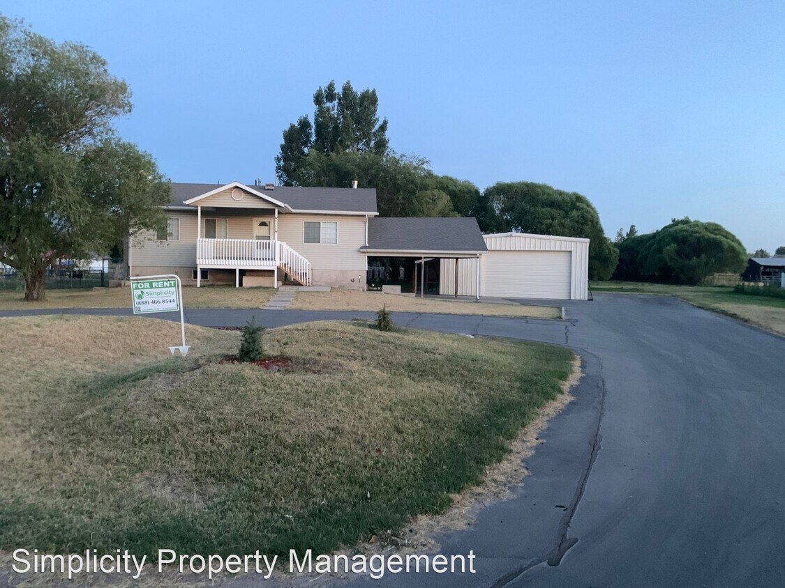 Primary Photo - 4 br, 2 bath House - 2145 W 1800 South