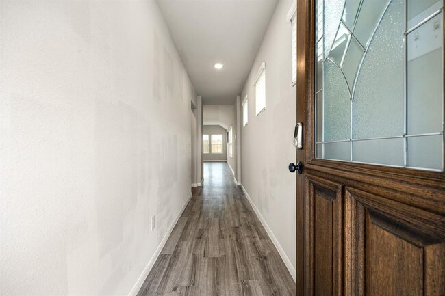 Foto del edificio - 22630 Rosebush Hl Rd