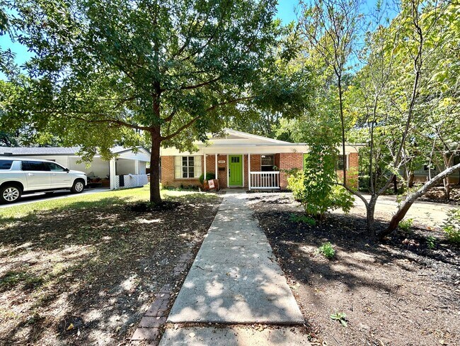 Building Photo - 3 BR / 2 BA Home for Rent