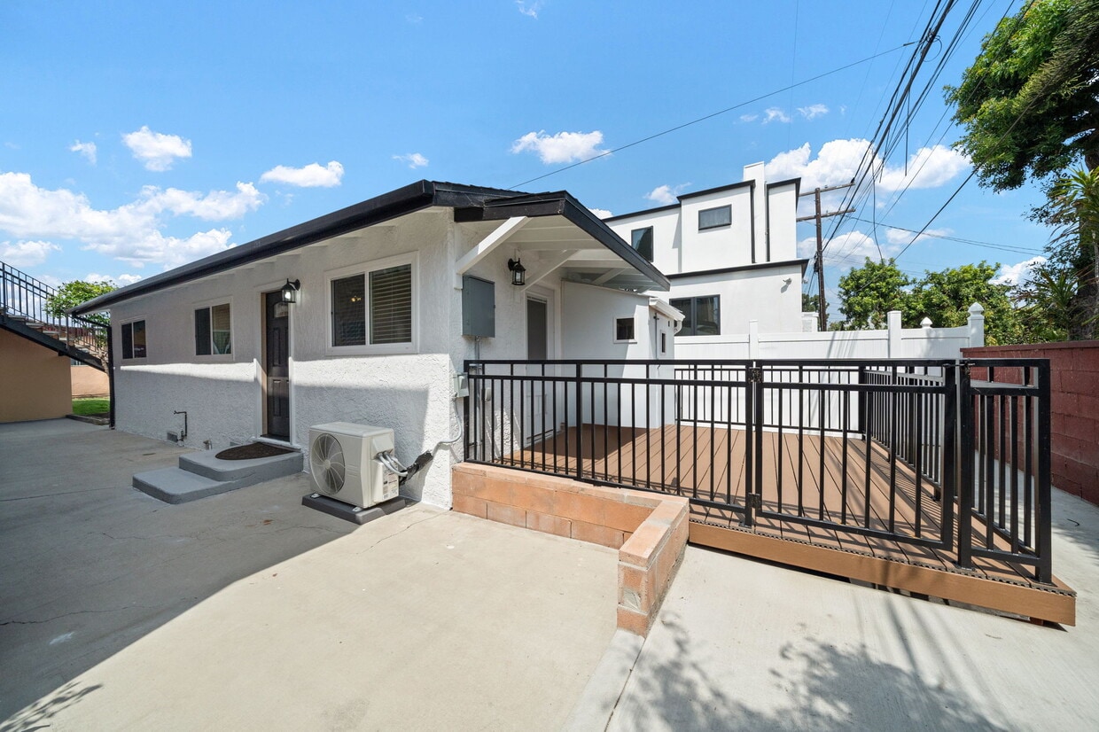 Primary Photo - 4714 Berryman Ave