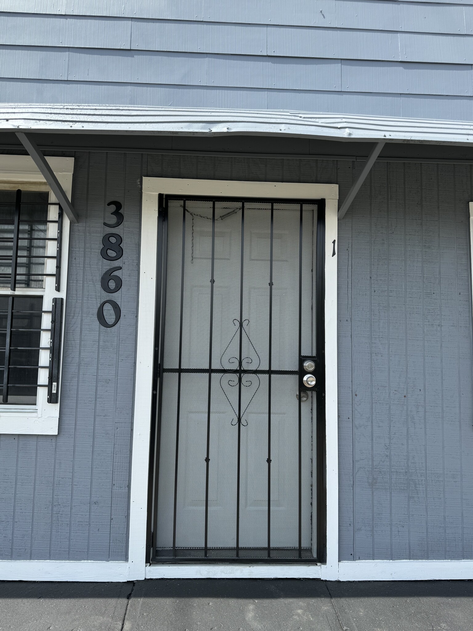 3860 E 72nd St Cleveland, OH 44105 – photo 4
