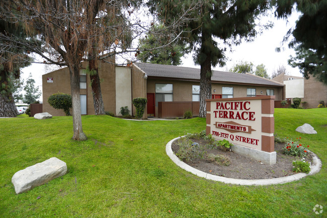 Building Photo - Pacific Terrace