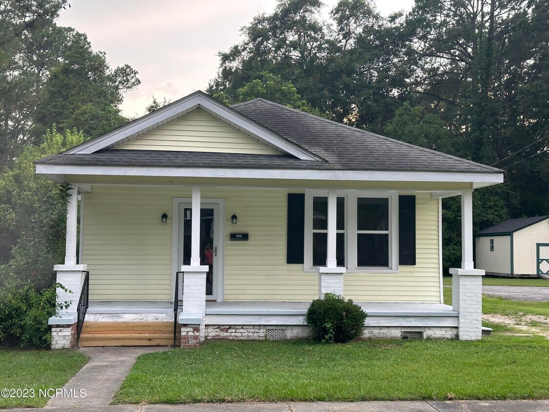 Primary Photo - 1002 Fairfield Ave