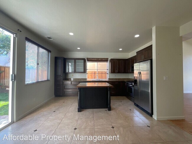 Building Photo - 4 br, 3 bath House - 34311 Eucalyptus Terrace