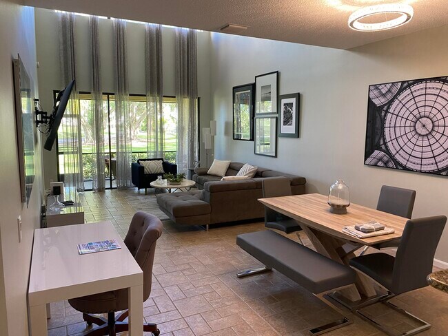 Foto del edificio - 866 Windermere Way