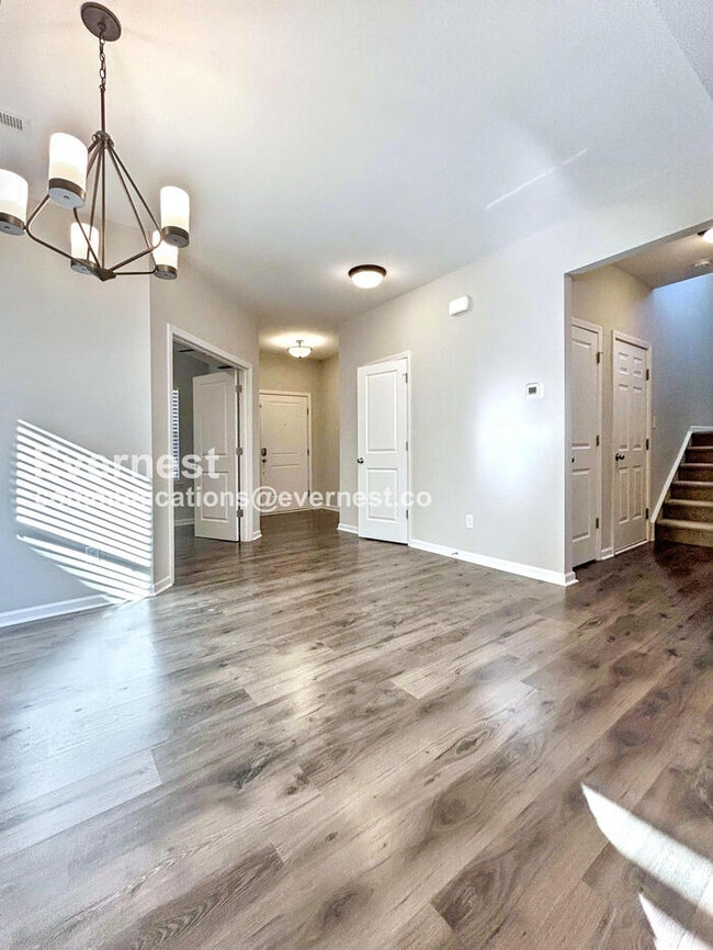 Foto del edificio - 2031 Darby View Ln