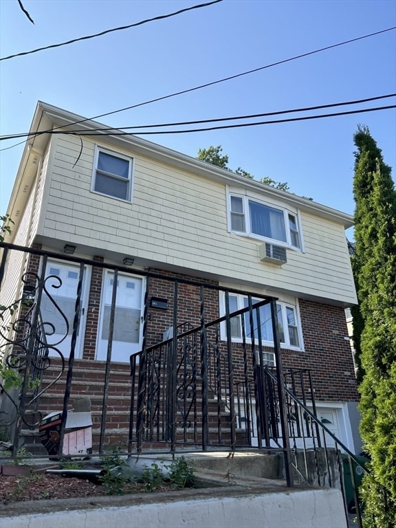 Building Photo - 34 Olcott St